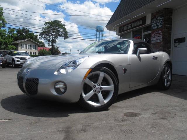 Photo of 2006 Silver Pontiac Solstice