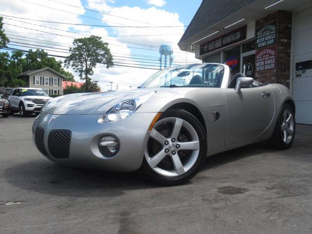 Photo of 2006 Silver Pontiac Solstice