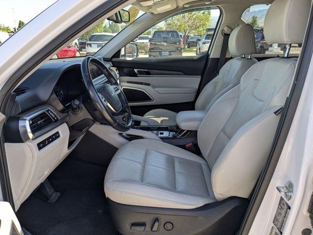 Photo of 2022 Glacial White Pearl Kia Telluride
