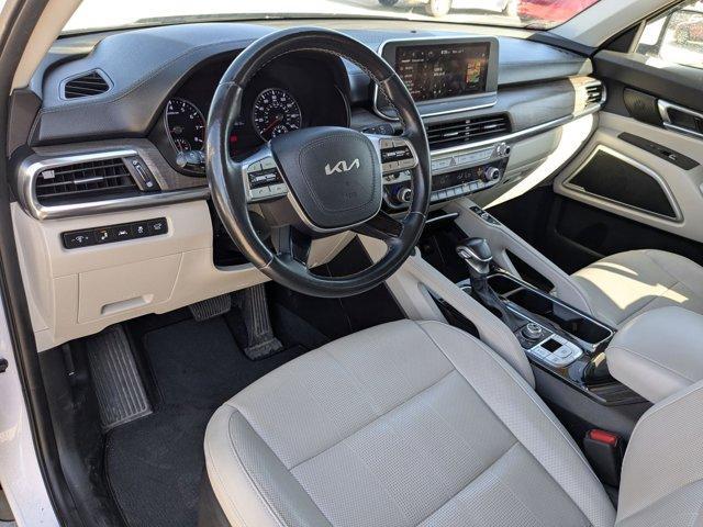 Photo of 2022 Glacial White Pearl Kia Telluride