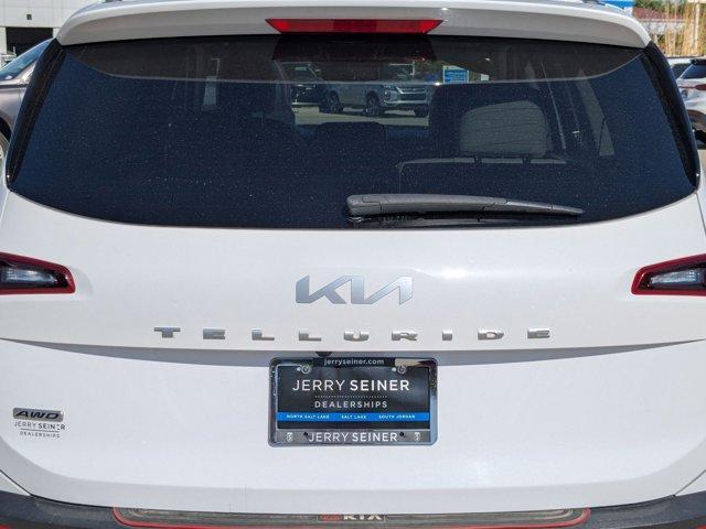Photo of 2022 Glacial White Pearl Kia Telluride