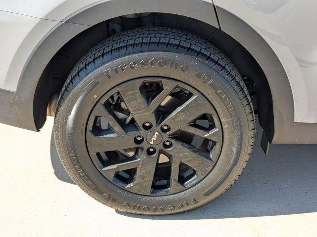 Photo of 2022 Wolf Gray Kia Sorento