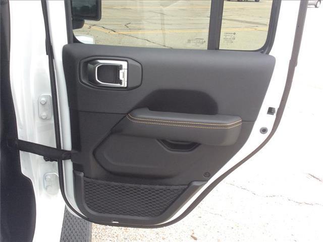 Photo of 2025 Bright White Clearcoat Jeep Gladiator