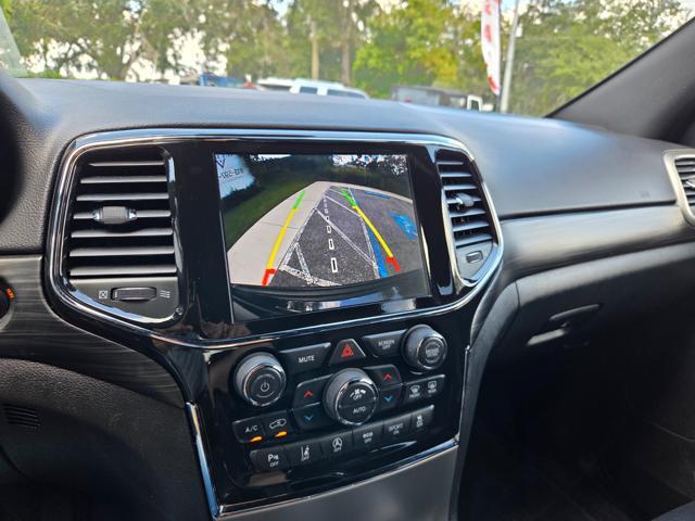 Photo of 2021 Granite Crystal Metallic Clearcoat Jeep Grand Cherokee