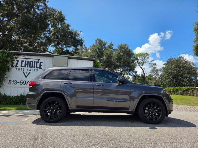 Photo of 2021 Granite Crystal Metallic Clearcoat Jeep Grand Cherokee