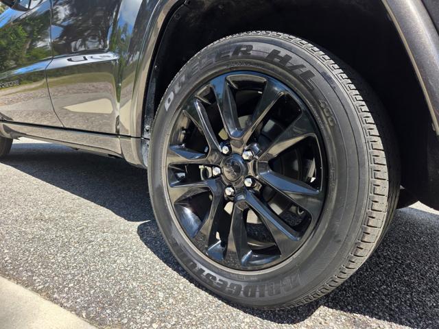 Photo of 2021 Granite Crystal Metallic Clearcoat Jeep Grand Cherokee