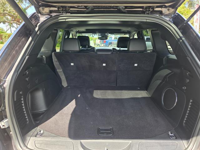 Photo of 2021 Granite Crystal Metallic Clearcoat Jeep Grand Cherokee