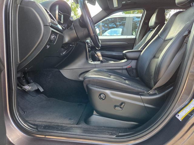Photo of 2021 Granite Crystal Metallic Clearcoat Jeep Grand Cherokee