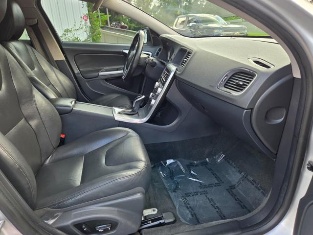 Photo of 2018 Bright Silver Metallic Volvo V60 Cross Country