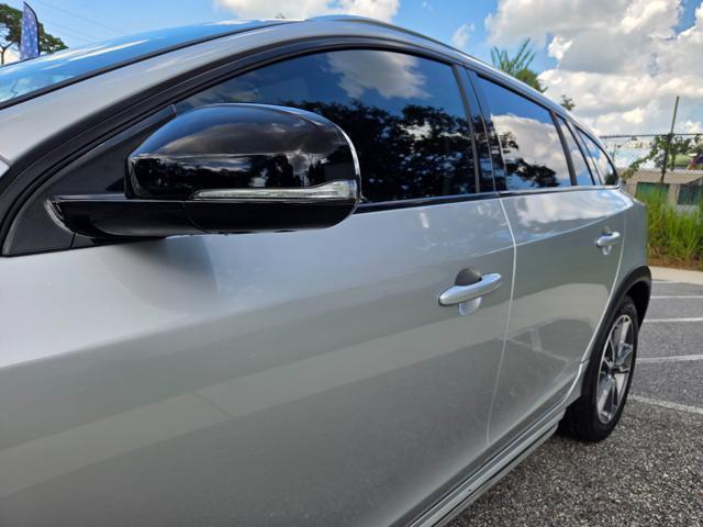 Photo of 2018 Bright Silver Metallic Volvo V60 Cross Country