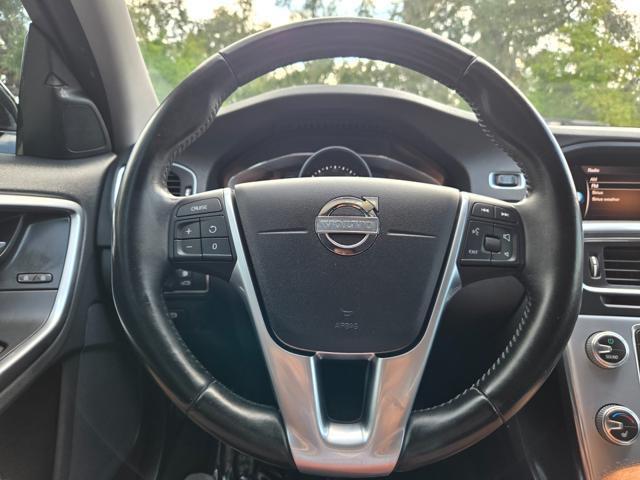 Photo of 2018 Bright Silver Metallic Volvo V60 Cross Country