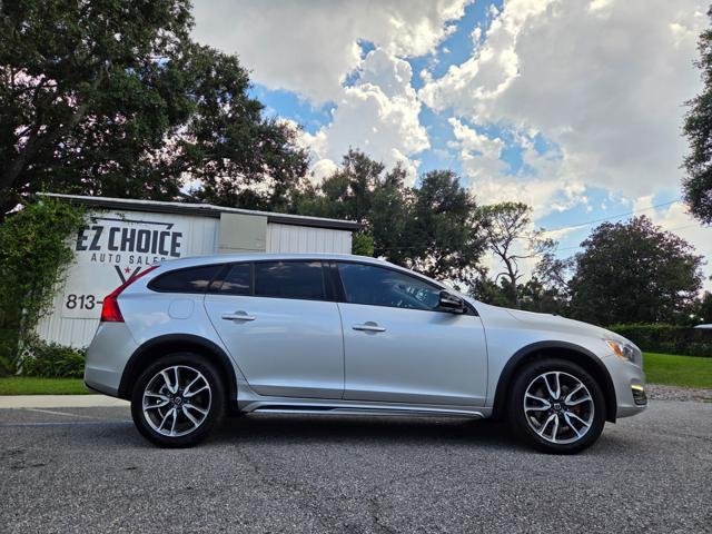 Photo of 2018 Bright Silver Metallic Volvo V60 Cross Country