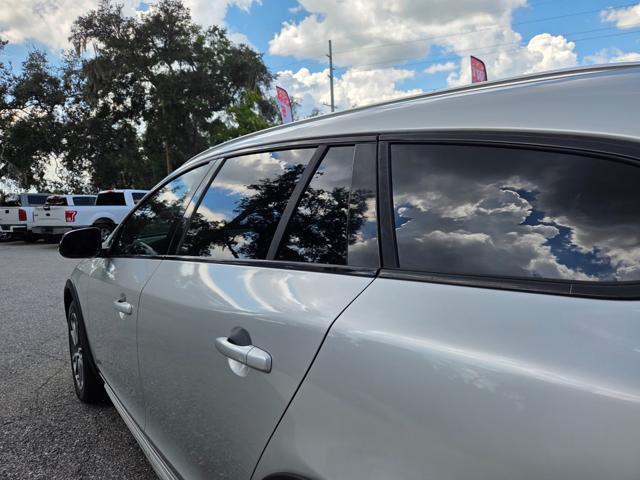 Photo of 2018 Bright Silver Metallic Volvo V60 Cross Country