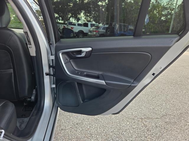 Photo of 2018 Bright Silver Metallic Volvo V60 Cross Country