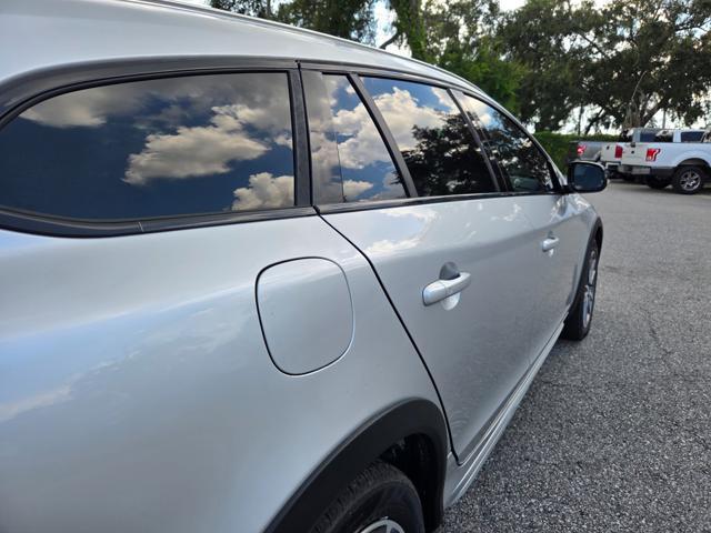 Photo of 2018 Bright Silver Metallic Volvo V60 Cross Country