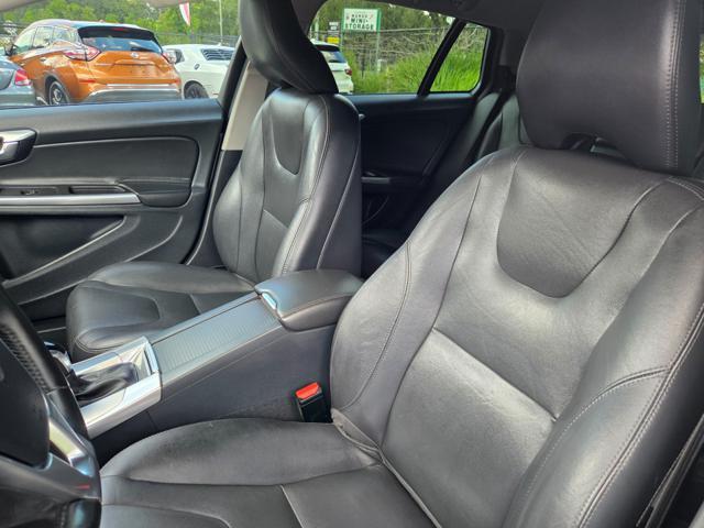 Photo of 2018 Bright Silver Metallic Volvo V60 Cross Country