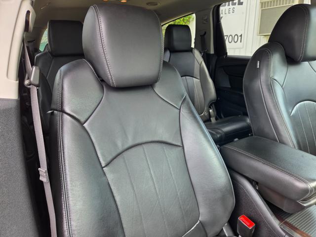 Photo of 2017 Tungsten Metallic Chevrolet Traverse