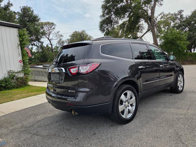 Photo of 2017 Tungsten Metallic Chevrolet Traverse