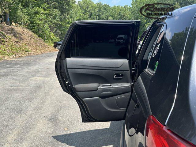 Photo of 2017 Labrador Black Pearl Mitsubishi Outlander Sport