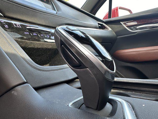 Photo of 2019 Red Horizon Tintcoat Cadillac XT5