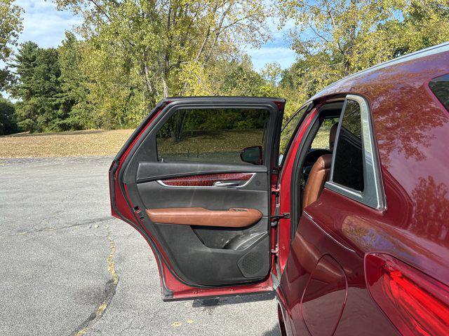 Photo of 2019 Red Horizon Tintcoat Cadillac XT5