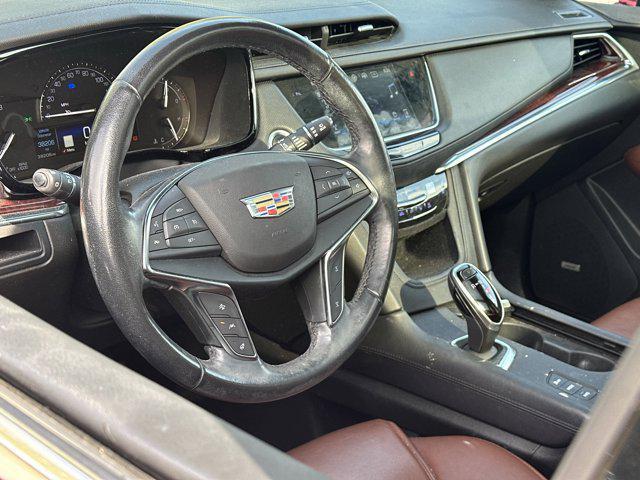 Photo of 2019 Red Horizon Tintcoat Cadillac XT5