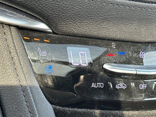 Photo of 2019 Red Horizon Tintcoat Cadillac XT5