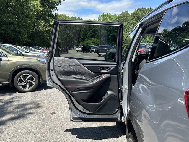 Photo of 2020 Ice Silver Metallic Subaru Forester