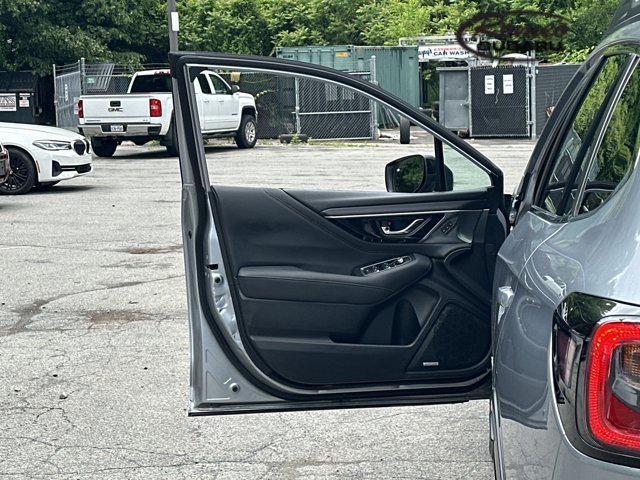 Photo of 2022 Ice Silver Metallic Subaru Outback
