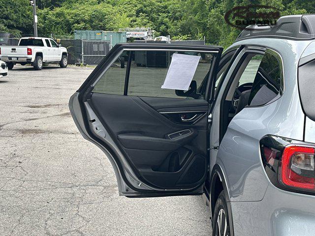 Photo of 2022 Ice Silver Metallic Subaru Outback