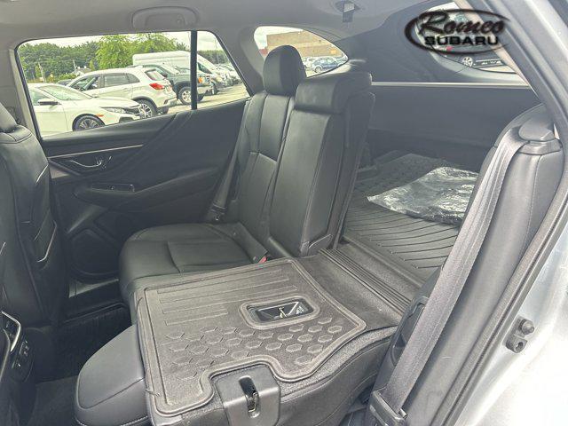 Photo of 2022 Ice Silver Metallic Subaru Outback
