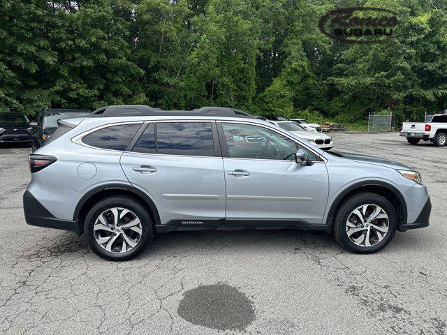 Photo of 2022 Ice Silver Metallic Subaru Outback