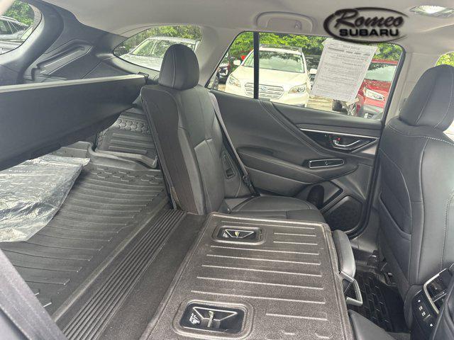 Photo of 2022 Ice Silver Metallic Subaru Outback
