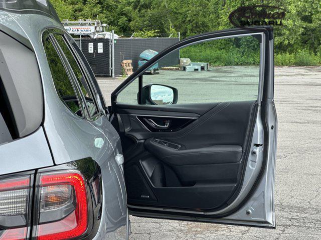 Photo of 2022 Ice Silver Metallic Subaru Outback