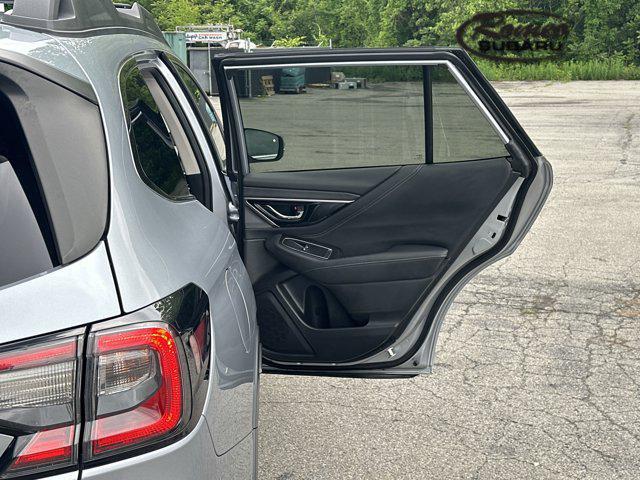 Photo of 2022 Ice Silver Metallic Subaru Outback