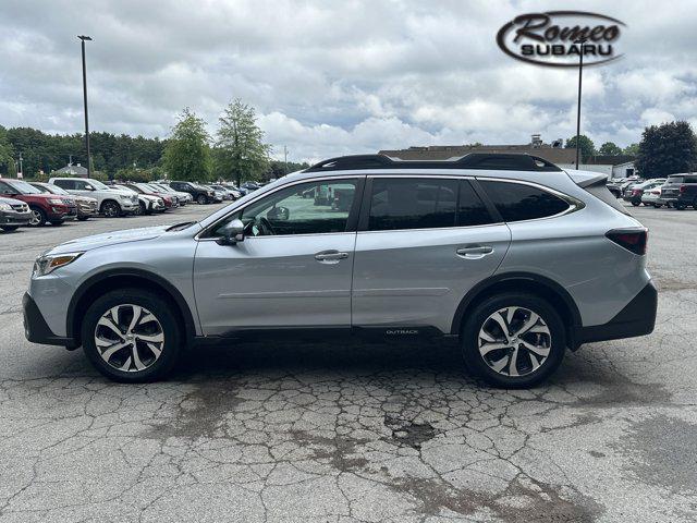 Photo of 2022 Ice Silver Metallic Subaru Outback