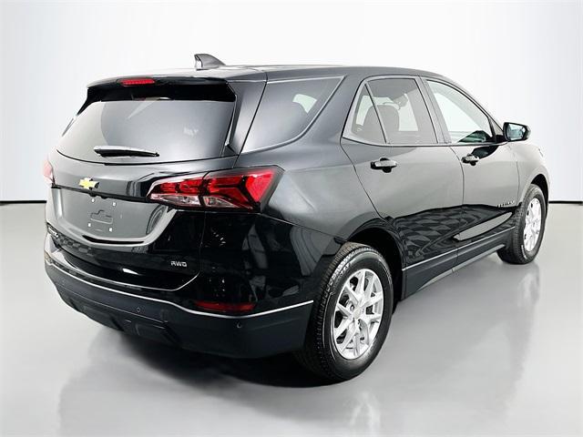 Photo of 2022 Mosaic Black Metallic Chevrolet Equinox