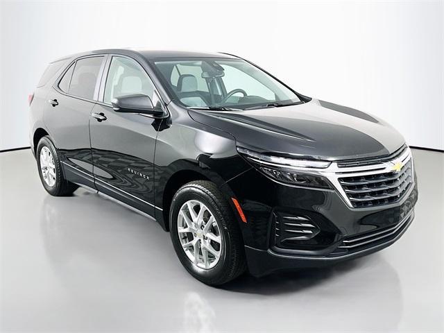 Photo of 2022 Mosaic Black Metallic Chevrolet Equinox