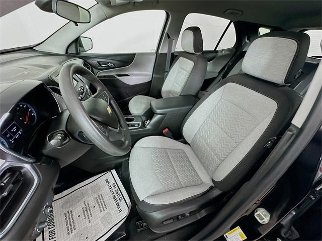 Photo of 2022 Mosaic Black Metallic Chevrolet Equinox