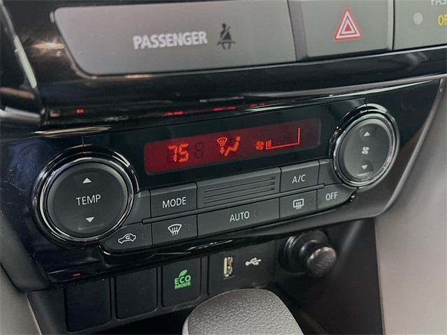 Photo of 2025 Labrador Black Pearl Mitsubishi Eclipse Cross