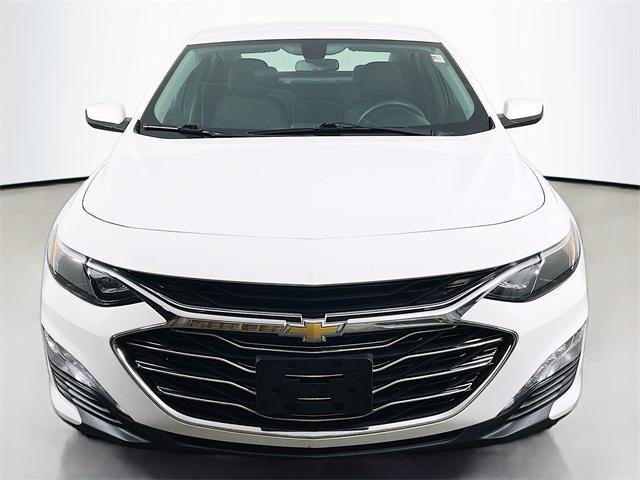 Photo of 2022 Summit White Chevrolet Malibu