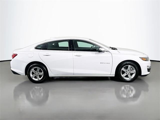 Photo of 2022 Summit White Chevrolet Malibu