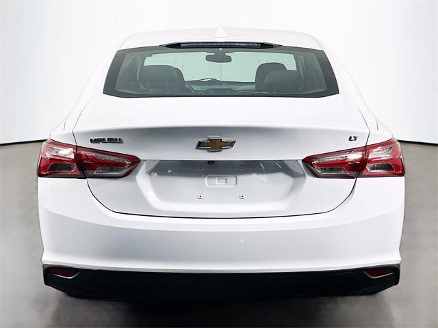 Photo of 2022 Summit White Chevrolet Malibu