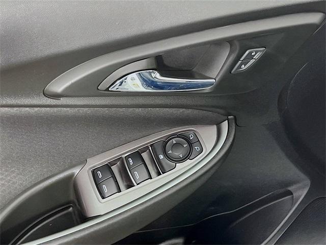 Photo of 2022 Summit White Chevrolet Malibu