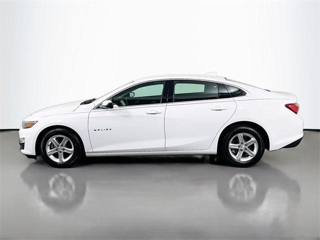 Photo of 2022 Summit White Chevrolet Malibu