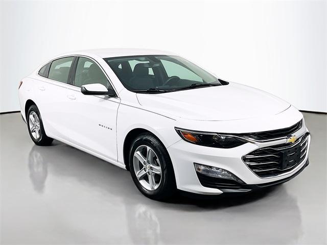 Photo of 2022 Summit White Chevrolet Malibu