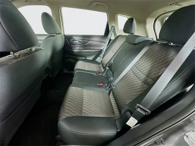 Photo of 2018 Gray Nissan Rogue