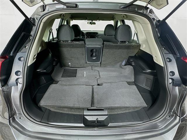 Photo of 2018 Gray Nissan Rogue