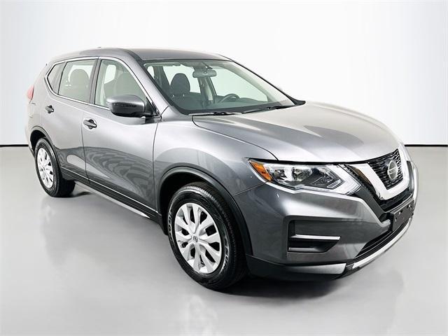 Photo of 2018 Gray Nissan Rogue