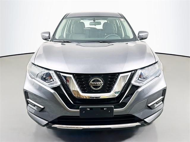Photo of 2018 Gray Nissan Rogue